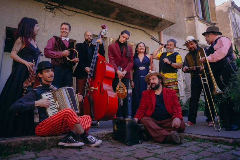 Tum Toin Foin apresenta show inédito neste sábado (27), no Instituto Ling