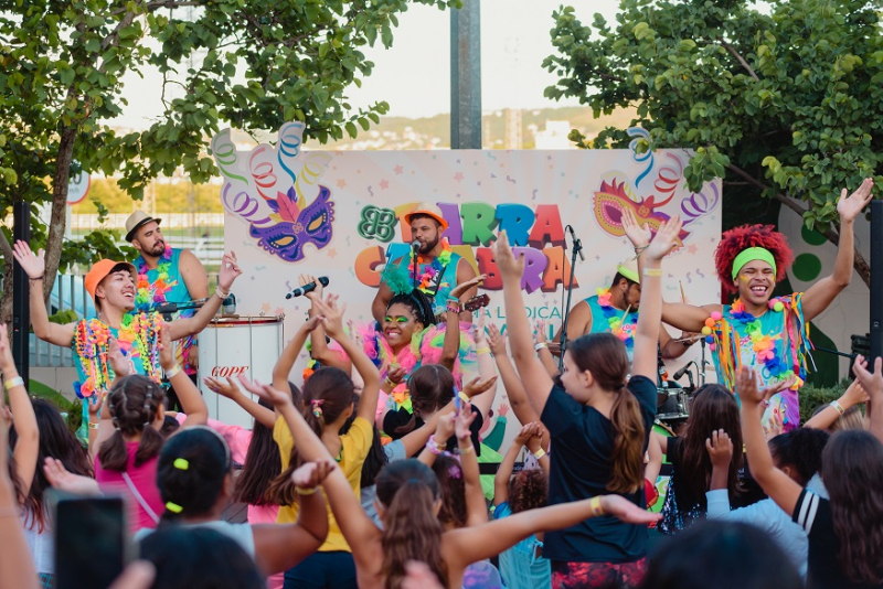 BarraShoppingSul promove pré-Carnaval infantil com brincadeiras e música 