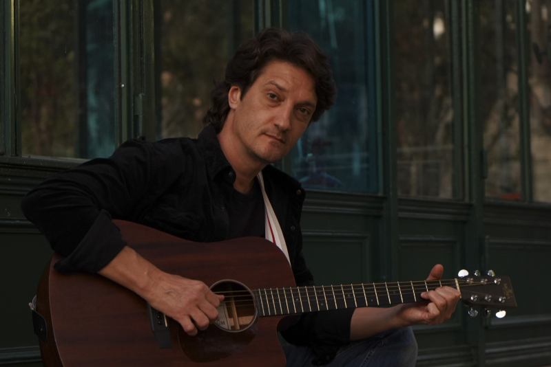 O músico Tiago Dezordi se apresenta em março no Gravador Pub 