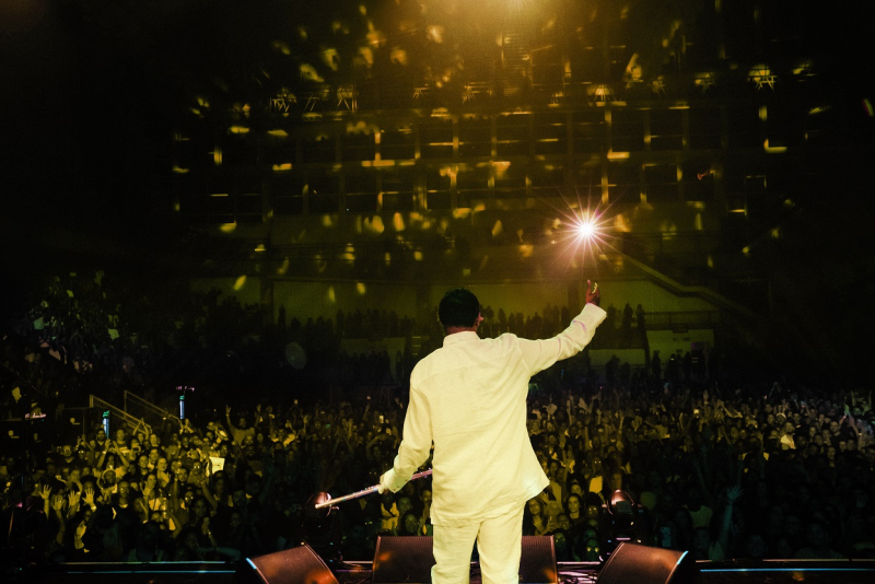 Emicida encerra ciclo histórico de AmarElo com 'A Gira Final' em Porto Alegre