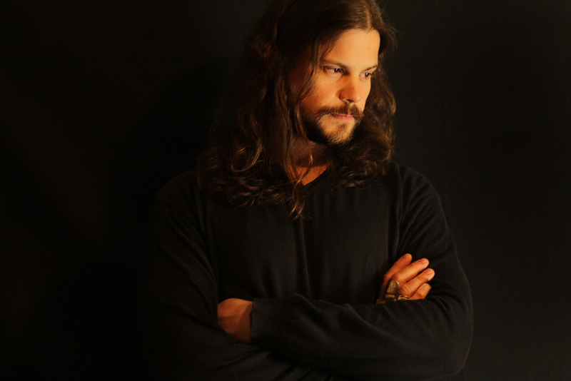 César Lascano faz show de lançamento de Visceral no Espaço 373