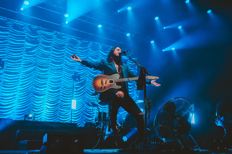 Dino Fonseca apresenta o show 'Acoustic Sessions' pela primeira vez em Porto Alegre