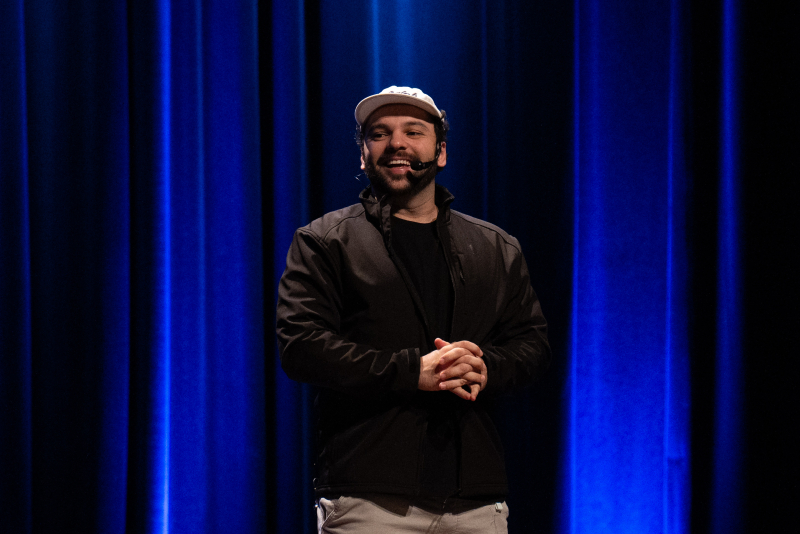 Fenômeno do humor nacional, Raphael Ghanem se apresenta em Porto Alegre em junho
