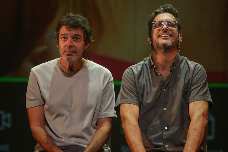 Lucio Mauro Filho e Bruno Mazzeo celebram a amizade e legado dos pais na comédia 'Gostava mais dos pais'