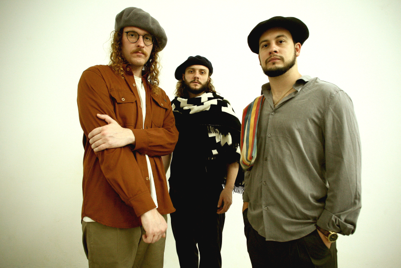 Folk nativo contemporâneo dos Paysanos encontra o rock de Alemão Ronaldo e a MPB do pianista Gustavo Garoto no espaço 373