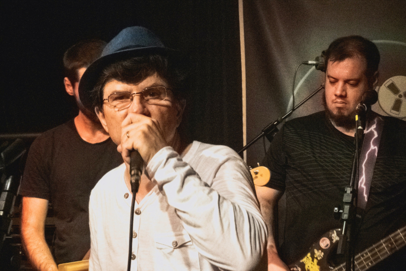 Seu Kowalsky faz seu primeiro show de 2025 no novo Gravador Pub no próximo sábado (17)
