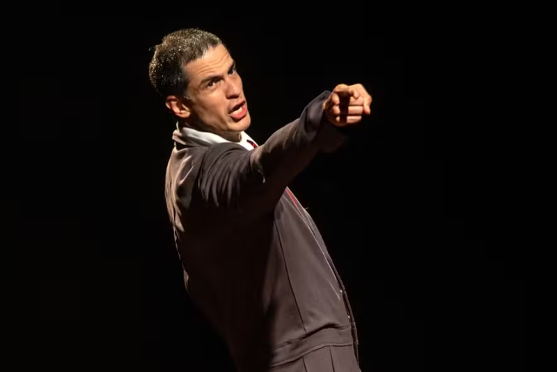 Espetáculo 'O Figurante' com o ator Mateus Solano chega ao Teatro do Bourbon Country em novembro