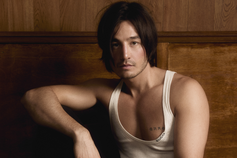 Tiago Iorc retorna a Porto Alegre com a turnê 'Noite dos Namorados' em junho no Teatro do Bourbon Country