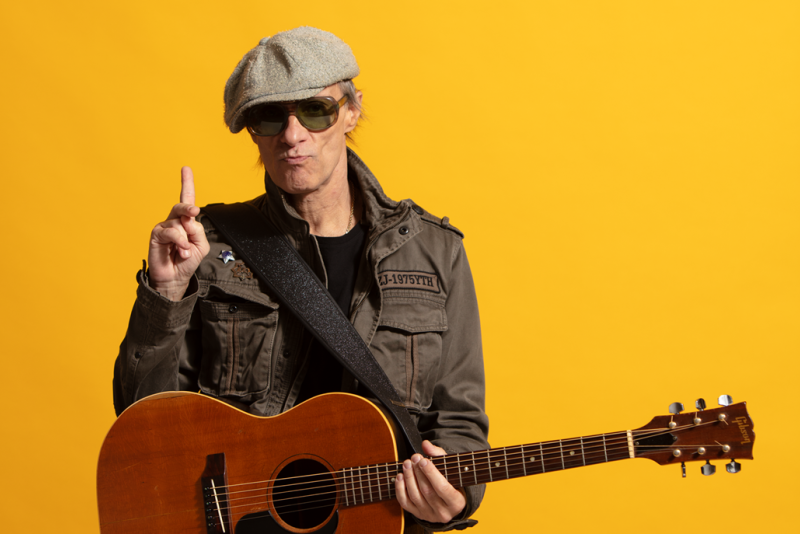 Charles Master lança música em homenagem a Porto Alegre em show no Encouraçado Butikin