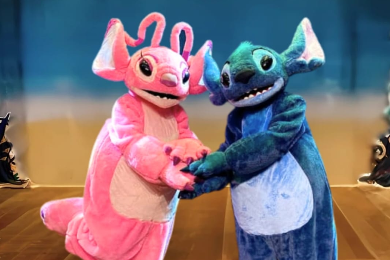 Espetáculo 'Lilo & Stitch em Aloha Elvis' mistura música, aventura e amizade em única apresentação no Teatro do Bourbon Country