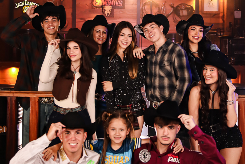 Melody faz show em Porto Alegre no BarraShoppingSul com participação do Squad 3.0 e repertório repleto de sucessos