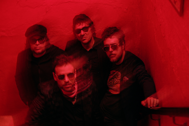 Cachorro Grande celebra 20 anos do álbum 'Pista Livre' com show especial no Auditório Araújo Vianna em Porto Alegre