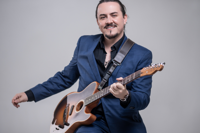 Dino Fonseca faz show em Porto Alegre com a turnê Back To The 80’s no Auditório Araújo Vianna neste sábado, 20 