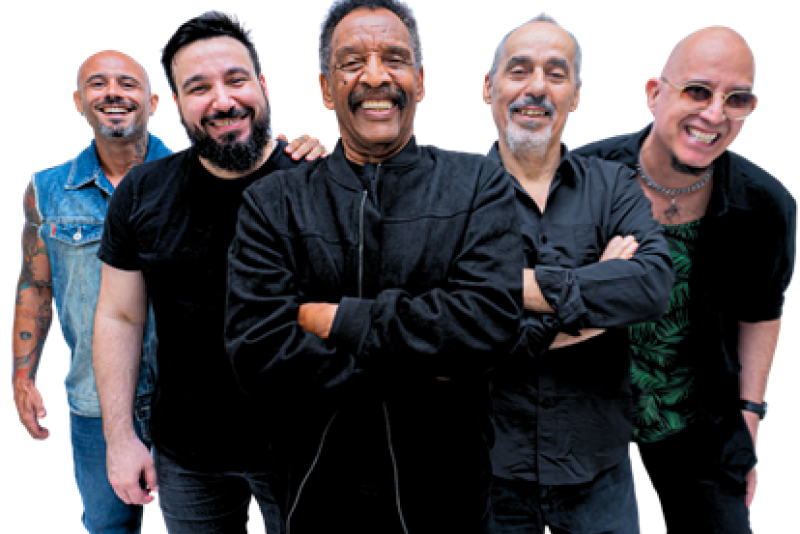 Renato e Seus Blue Caps faz show em Porto Alegre no Teatro do Bourbon Country com clássicos da Jovem Guarda