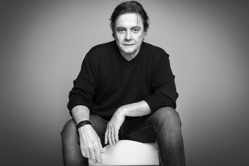 Fábio Jr. apresenta show da turnê 'Bem Mais Que os Meus 20 e Poucos Anos' em Porto Alegre no Auditório Araújo Vianna em dezembro