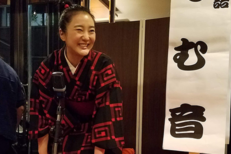 Porto Alegre recebe espetáculo gratuito de Rakugo com a artista japonesa-brasileira RAMUNE
