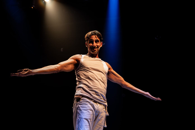 'Let's Play That ou Vamos Brincar Daquilo' com Tuca Andrada é destaque do Porto Alegre em Cena em setembro