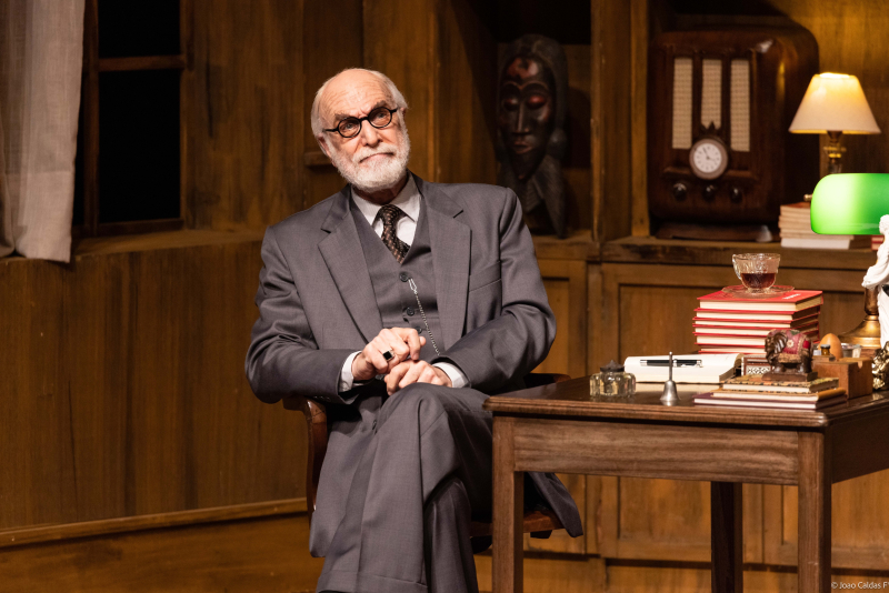 A Última Sessão de Freud em Porto Alegre: Sucesso do Teatro Brasileiro volta para nova temporada em novembro