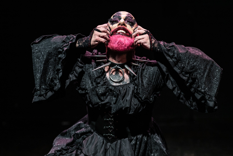 Zuleikona Maricona estreia em Porto Alegre com show de humor, música e teatro na Zona Cultural