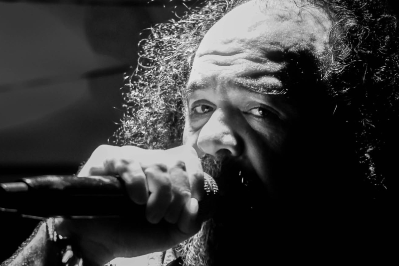 Segunda Maluca no Teatro Túlio Piva celebra os 47 anos de Carlinhos Carneiro com show surpresa e convidados especiais