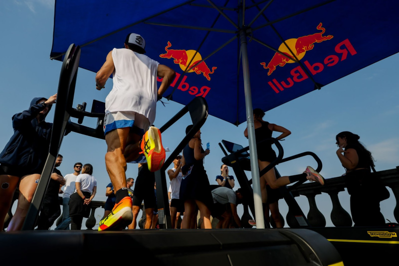 Red Bull 24 Horas Porto Alegre 2025: competição de corrida em esteira acontece no Pontal Shopping