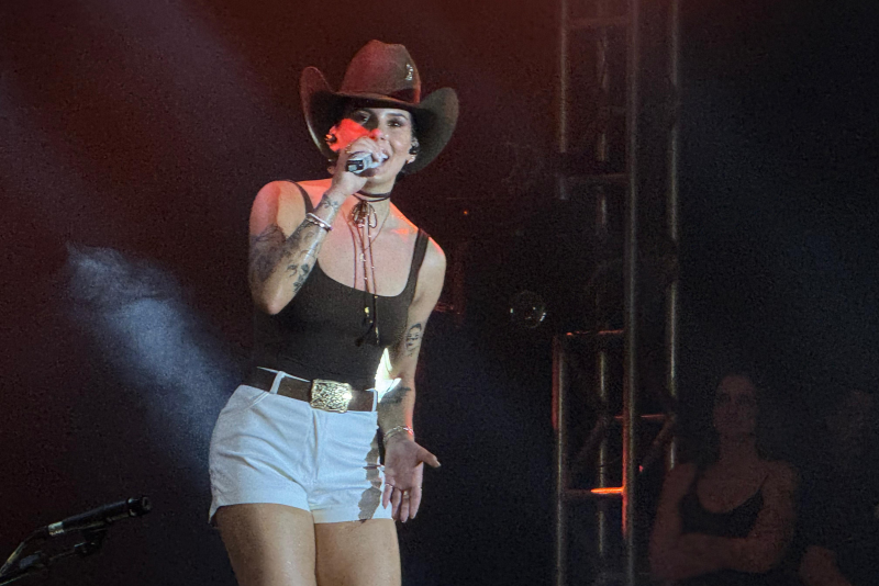 Ana Castela emociona Novo Hamburgo em noite quente com show incrível, clássicos da carreira e interação com o público