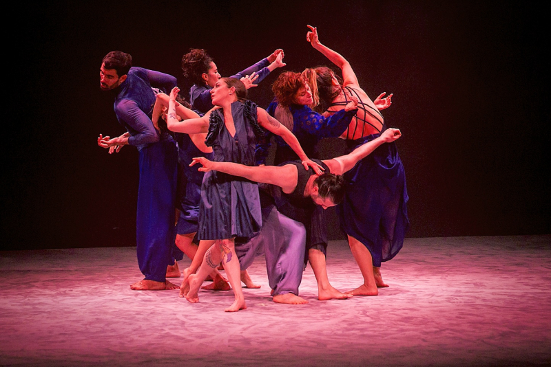 Céu de Pêssego, novo espetáculo da Quasar Cia de Dança, estreia no Farol Santander Porto Alegre