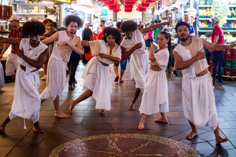 ÒNÀ - Mover sobre o Caminho estreia em Porto Alegre com performance de dança afro-brasileira sobre territórios negros urbanos