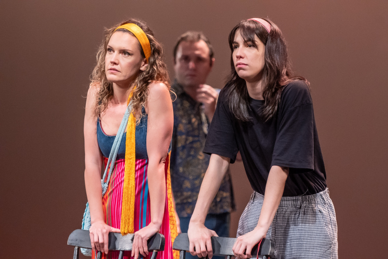 Bailei na Curva celebra 42 anos de sucesso com nova temporada no Teatro Simões Lopes Neto, em Porto Alegre