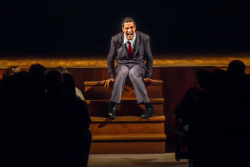 Mateus Solano apresenta em Porto Alegre o monólogo 'O Figurante', nos dias 14 e 15 de novembro no Teatro do Bourbon Country