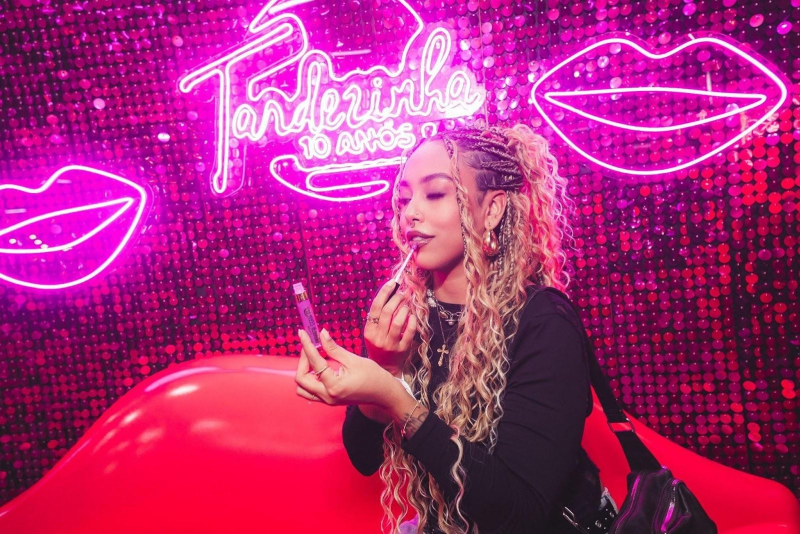 <br />
<b>Notice</b>:  Undefined variable: lnb in <b>/home/u642903088/domains/supertransado.com.br/public_html/site/app/views/artigo.php</b> on line <b>228</b><br />
<br />
<b>Notice</b>:  Trying to get property 'TITULO' of non-object in <b>/home/u642903088/domains/supertransado.com.br/public_html/site/app/views/artigo.php</b> on line <b>228</b><br />
