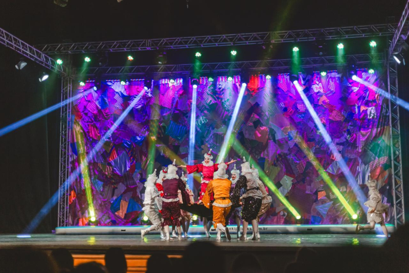 <br />
<b>Notice</b>:  Undefined variable: lnb in <b>/home/u642903088/domains/supertransado.com.br/public_html/site/app/views/artigo.php</b> on line <b>228</b><br />
<br />
<b>Notice</b>:  Trying to get property 'TITULO' of non-object in <b>/home/u642903088/domains/supertransado.com.br/public_html/site/app/views/artigo.php</b> on line <b>228</b><br />
