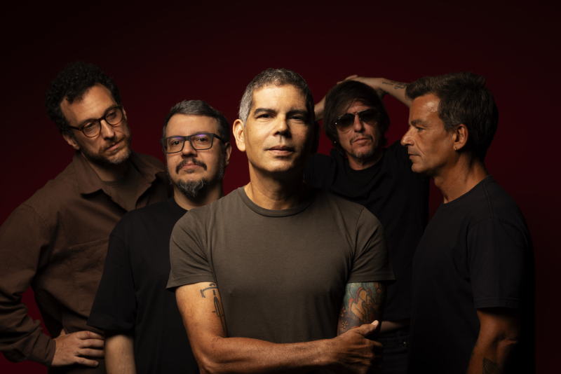 Dado Villa-Lobos leva a turnê 'Oroboro' em outubro a Porto Alegre em show no Auditório Araújo Vianna