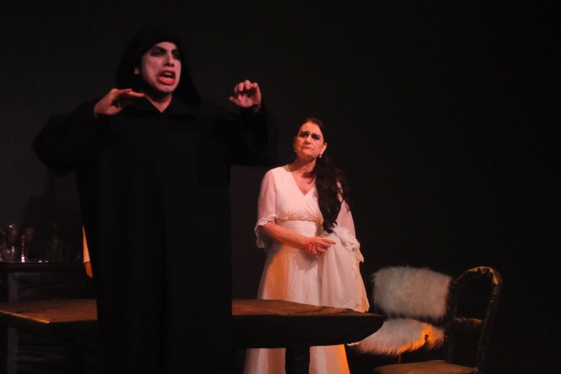 Porto Verão Alegre - Comer, Matar e Morrer: espetáculo reúne quatro textos da dramaturgia brasileira contemporânea no Teatro Renascença