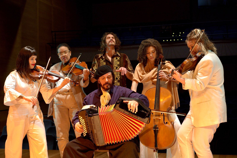 <br />
<b>Notice</b>:  Undefined variable: lnb in <b>/home/u642903088/domains/supertransado.com.br/public_html/site/app/views/artigo.php</b> on line <b>228</b><br />
<br />
<b>Notice</b>:  Trying to get property 'TITULO' of non-object in <b>/home/u642903088/domains/supertransado.com.br/public_html/site/app/views/artigo.php</b> on line <b>228</b><br />
