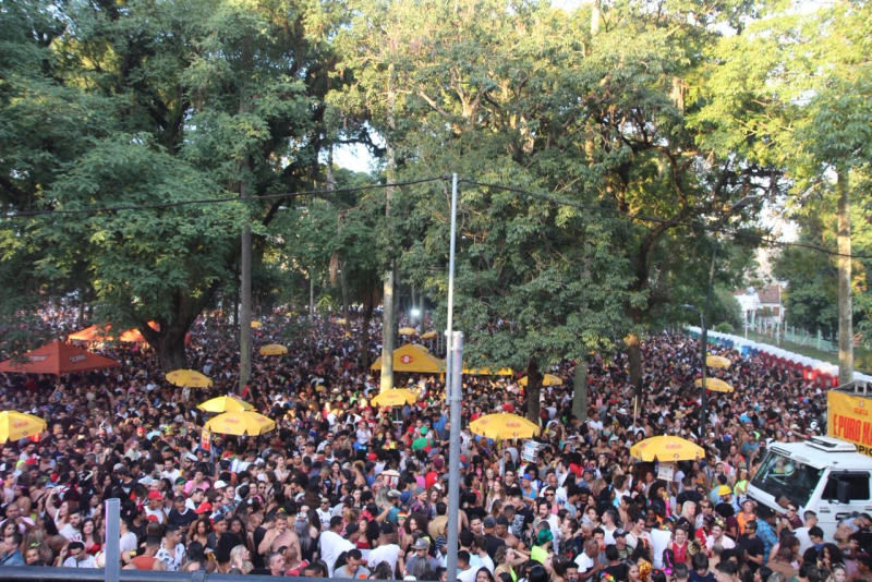 <br />
<b>Notice</b>:  Undefined variable: lnb in <b>/home/u642903088/domains/supertransado.com.br/public_html/site/app/views/artigo.php</b> on line <b>228</b><br />
<br />
<b>Notice</b>:  Trying to get property 'TITULO' of non-object in <b>/home/u642903088/domains/supertransado.com.br/public_html/site/app/views/artigo.php</b> on line <b>228</b><br />
