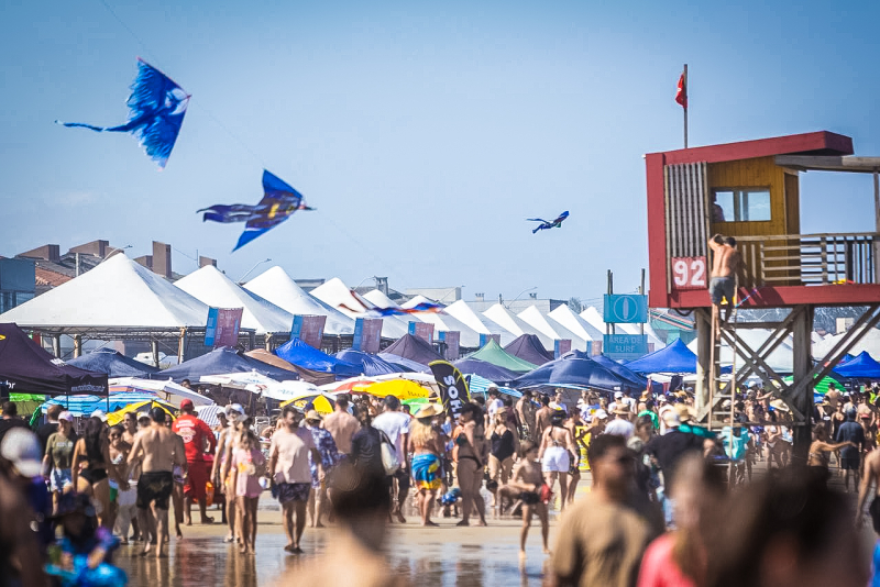 Paleta Atlântida reúne 180 mil pessoas e confirma força como maior churrasco de beira de praia do mundo