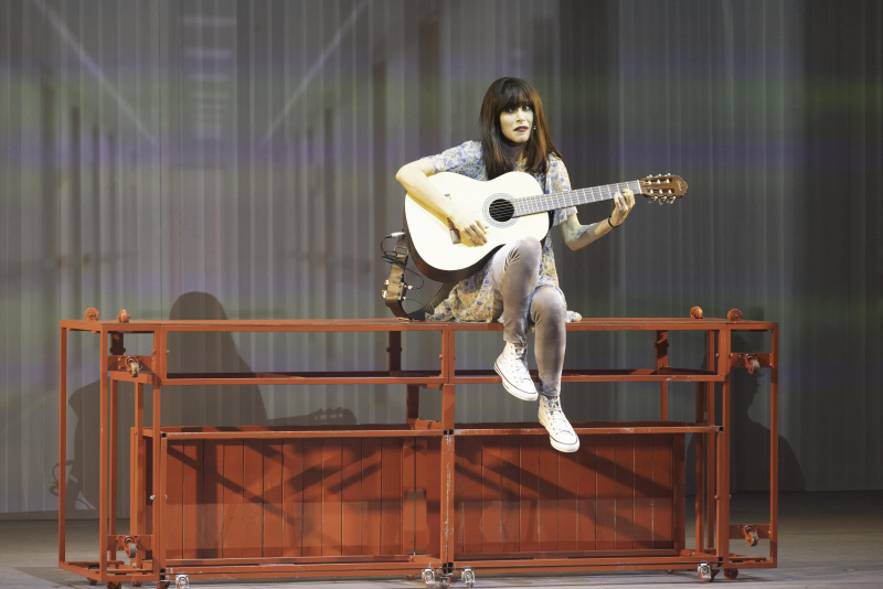 'Rita Lee - Uma Autobiografia Musical' com Mel Lisboa chega a Porto Alegre nesta semana em curta temporada no Teatro FIERGS