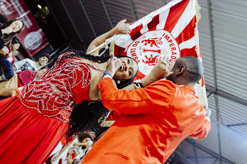 <br />
<b>Notice</b>:  Undefined variable: lnb in <b>/home/u642903088/domains/supertransado.com.br/public_html/site/app/views/artigo.php</b> on line <b>228</b><br />
<br />
<b>Notice</b>:  Trying to get property 'TITULO' of non-object in <b>/home/u642903088/domains/supertransado.com.br/public_html/site/app/views/artigo.php</b> on line <b>228</b><br />
