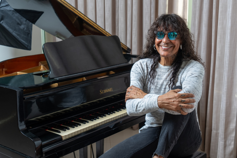 Luiz Caldas em Porto Alegre: Pai da Axé Music apresenta show intimista em voz e violão no Salão de Atos da PUC em março