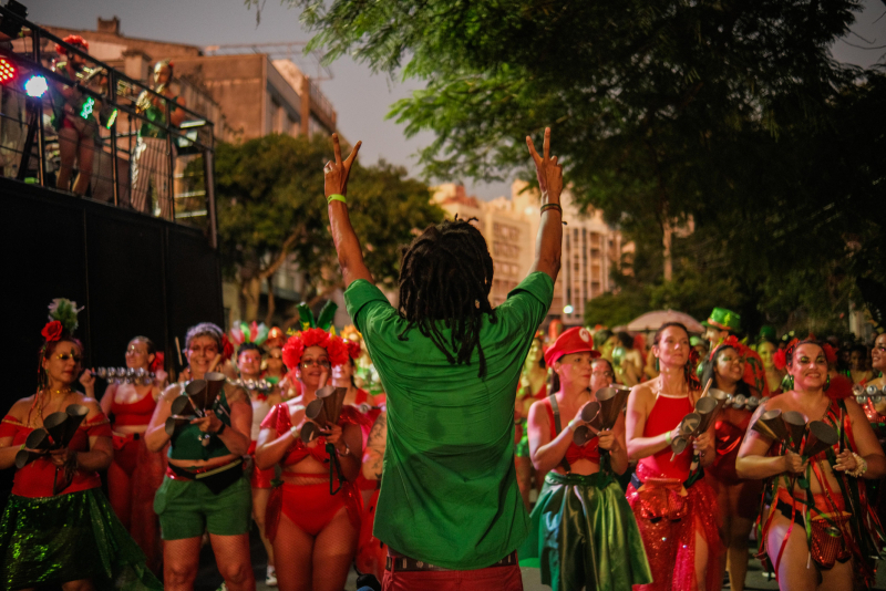 <br />
<b>Notice</b>:  Undefined variable: lnb in <b>/home/u642903088/domains/supertransado.com.br/public_html/site/app/views/artigo.php</b> on line <b>228</b><br />
<br />
<b>Notice</b>:  Trying to get property 'TITULO' of non-object in <b>/home/u642903088/domains/supertransado.com.br/public_html/site/app/views/artigo.php</b> on line <b>228</b><br />
