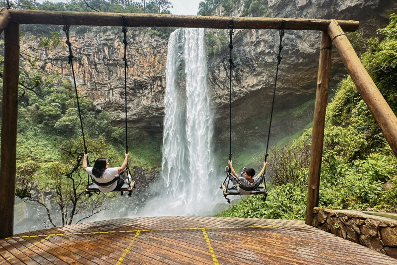Verão na Serra Gaúcha: Brocker Turismo destaca roteiros em Gramado e Canela com aventura, natureza e gastronomia