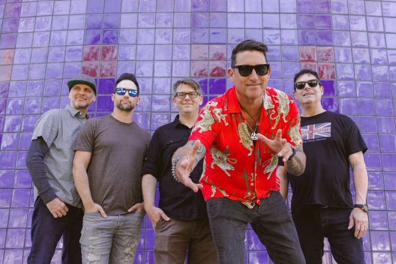 Gigantes de uma geração, Spin Doctors e Smash Mouth fazem shows em Porto Alegre no Auditório Araújo Vianna