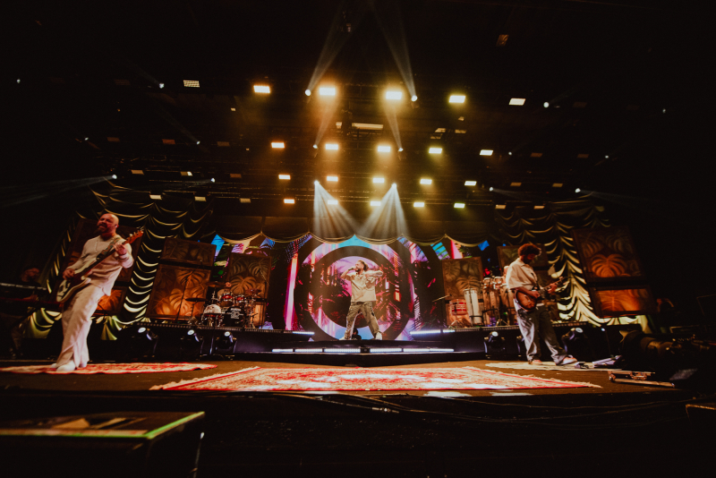 Maneva retorna a Porto Alegre com show especial da turnê '20 Anos, Origem' no Auditório Araújo Vianna em novembro