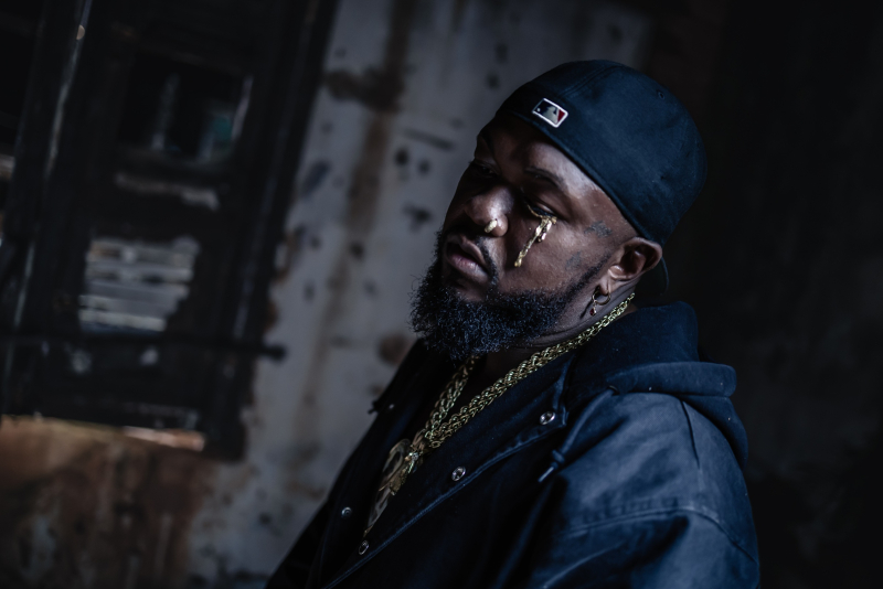 Djonga retorna a Porto Alegre com a turnê do álbum 'Quanto Mais Eu Como, Mais Fome Eu Sinto!' em junho no Opinião