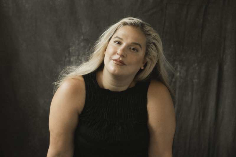 É neste sábado (11):  Alice Caymmi apresenta o espetáculo 'Para Minha Tia Nana' em Porto Alegre no Espaço 373