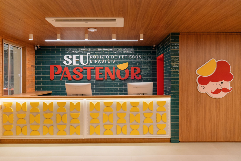 Seu Pastenor celebra 1 ano em Porto Alegre com mais de 1 milhão de pastéis servidos
