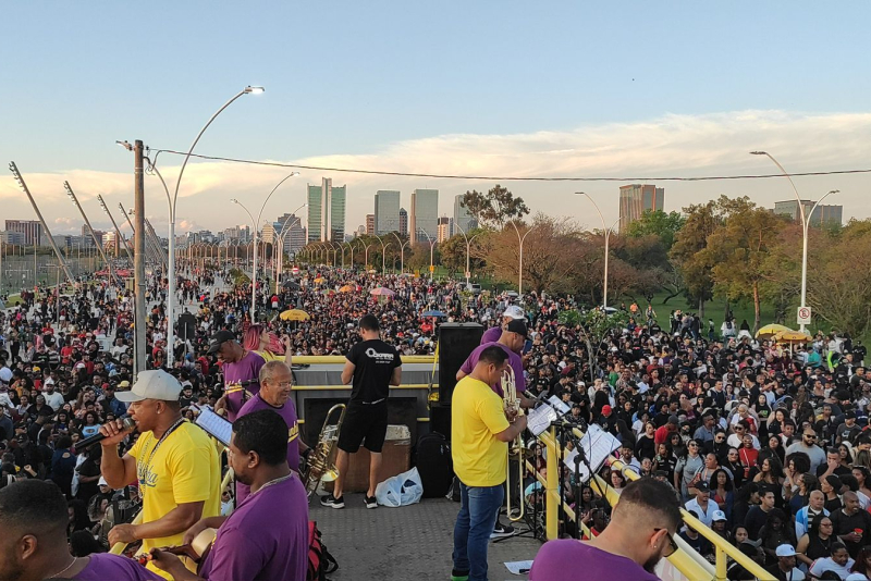 Arrastão da Banda Saldanha 2026 celebra o Dia do Trabalhador com tradição, samba e ocupação da Orla do Guaíba em Porto Alegre