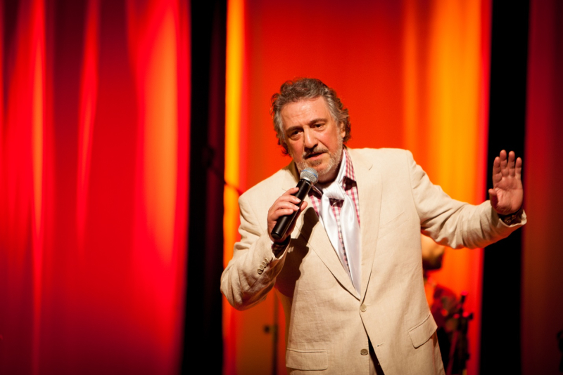 João de Almeida Neto estreia 'Boêmios - Especial Lupicínio Rodrigues' em maio no Teatro Simões Lopes Neto em Porto Alegre