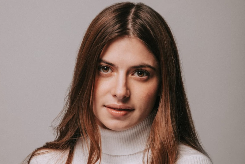 A atriz e cantora mexicana Daniela Aedo anuncia turnê no Brasil com show em Porto Alegre e outras capitais